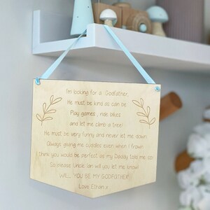 Una carta a mi padrino colgando la placa - ¿Serás mi padrino? - Dios Padre Regalo - Regalo de Dios Niño - ¿Serás mi padrino?