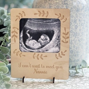 Moldura e suporte para cartão de madeira para avós, anúncio de gravidez, moldura de digitalização, anúncio de gravidez, presente de Bump, Dia das Mães, Nana Grandma