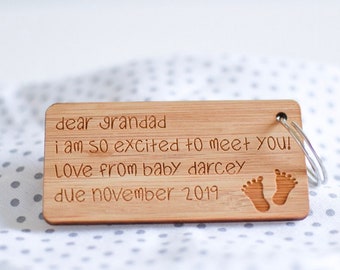 Pregnancy Announcement Keyring - Personalised I Am So Excited To Meet You Baby Bump - Grandparent To Be - Parents To Be - Pregnancy Reveal