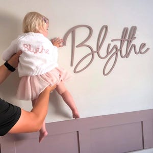 Scribble Font Wooden Name Sign – Personalised Nursery Wall Decor afbeelding 2