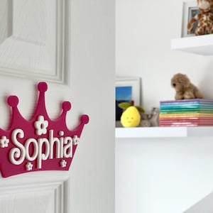 Personalisiertes 3D Tiara Pink & Weiß Name Türschild - Schlafzimmer Dekor - Geschenke für Mädchen - Acryl Namensschild - Schlafzimmer Tür Namensschild - Spielzimmer