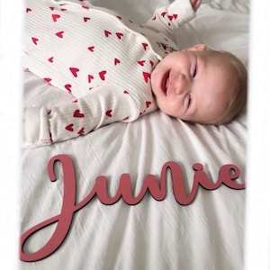 Letrero de madera personalizado con nombre - Decoración de pared a medida - Letrero con nombre para bebé para la habitación infantil - Decoración del hogar - Letrero con nombre para dormitorio infantil - VARIOS TAMAÑOS imagen 5