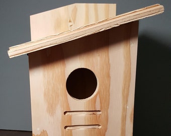 Plywood Birdhouse with Hinge, Outdoor Sanded Plywood Hinged Birdhouse
