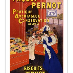 Puede incluir: Un anuncio vintage para las galletas Paquet Pernot. El anuncio presenta a una mujer con un vestido azul y una estola de piel blanca, un hombre con un delantal blanco y una exhibición de cajas de galletas. El texto del anuncio dice "Paquet Pernot", "Pratique Avantageux Conservation Assuree", "Biscuits Pernot" y "PAC".