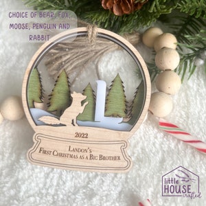 Adornos con nombre y letras personalizados - Monograma - Recuerdo - Bosques - Animales - Escena navideña del bosque - En capas - Regalo de Navidad