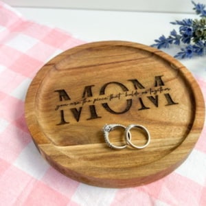 Personalized Mother’s Day Catch-All Tray – Custom Acacia Wood Keepsake Dish – Engraved Gift from Kids – Mother&#39;s Day Gift Idea