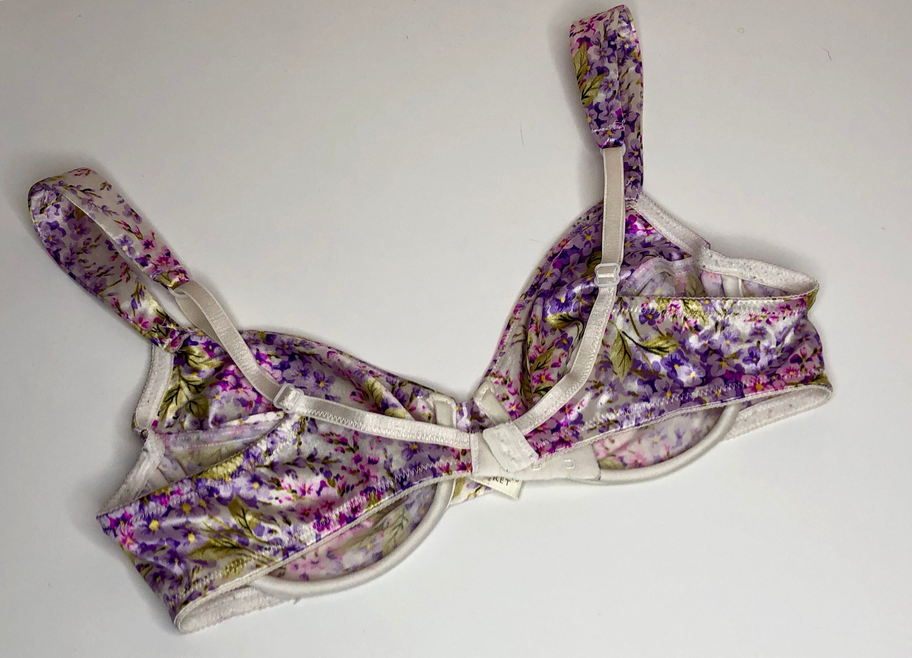 Lingerie Women S Clothing Vintage Victorias Secret Second Skin Satin Bra 36b Underwire Feminine Full Coverage Pink Purple White Floral Print Multi 34c Lingerie Women S Clothing Vintage Victorias Secret Second Skin Satin Bra 36b Underwire Feminine Full Coverage Pink Purple White Floral Print Multi 34c