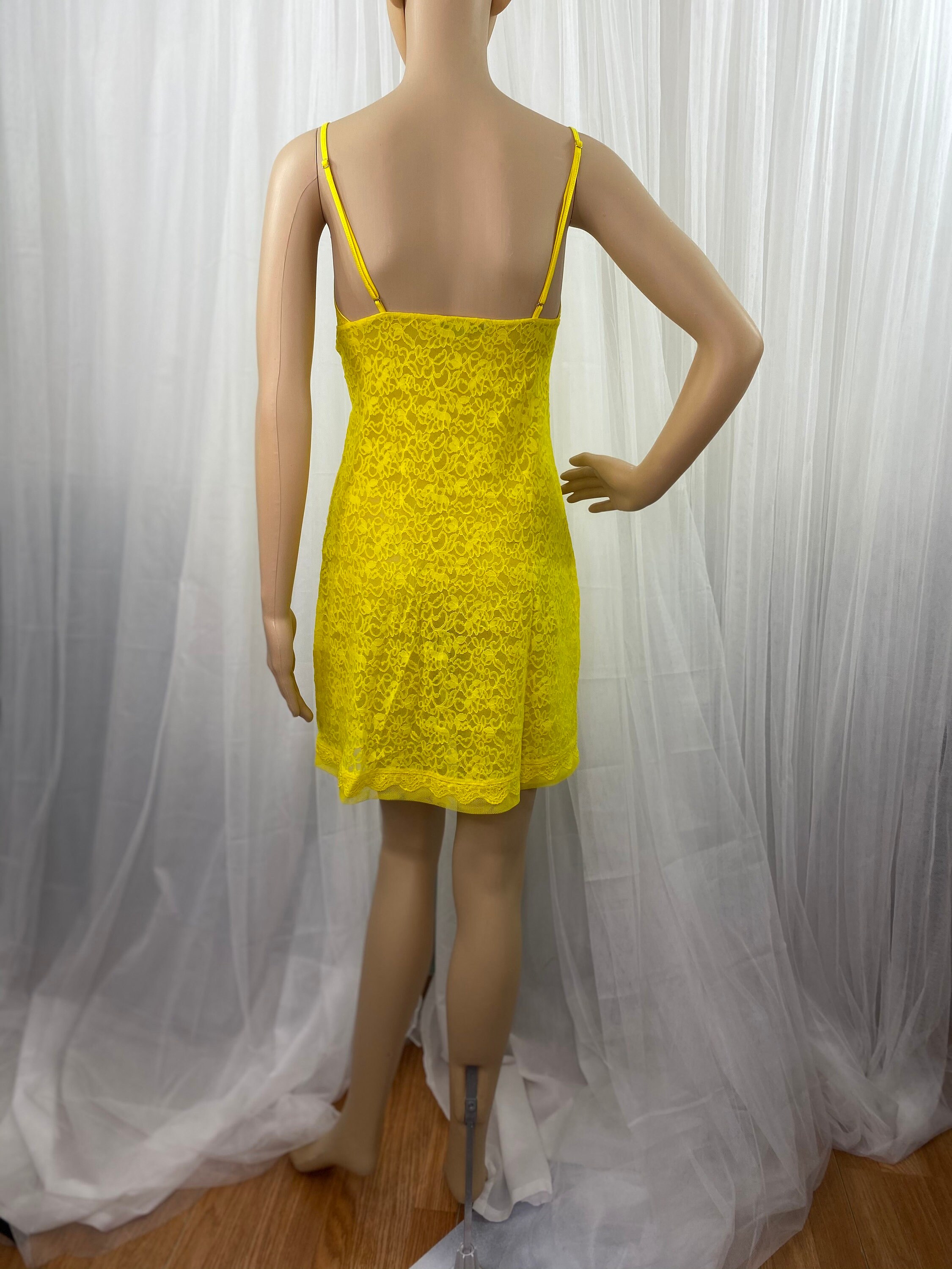 True Yellow Stretch Lace Full Slip Dress / 36 Large L / Vintage