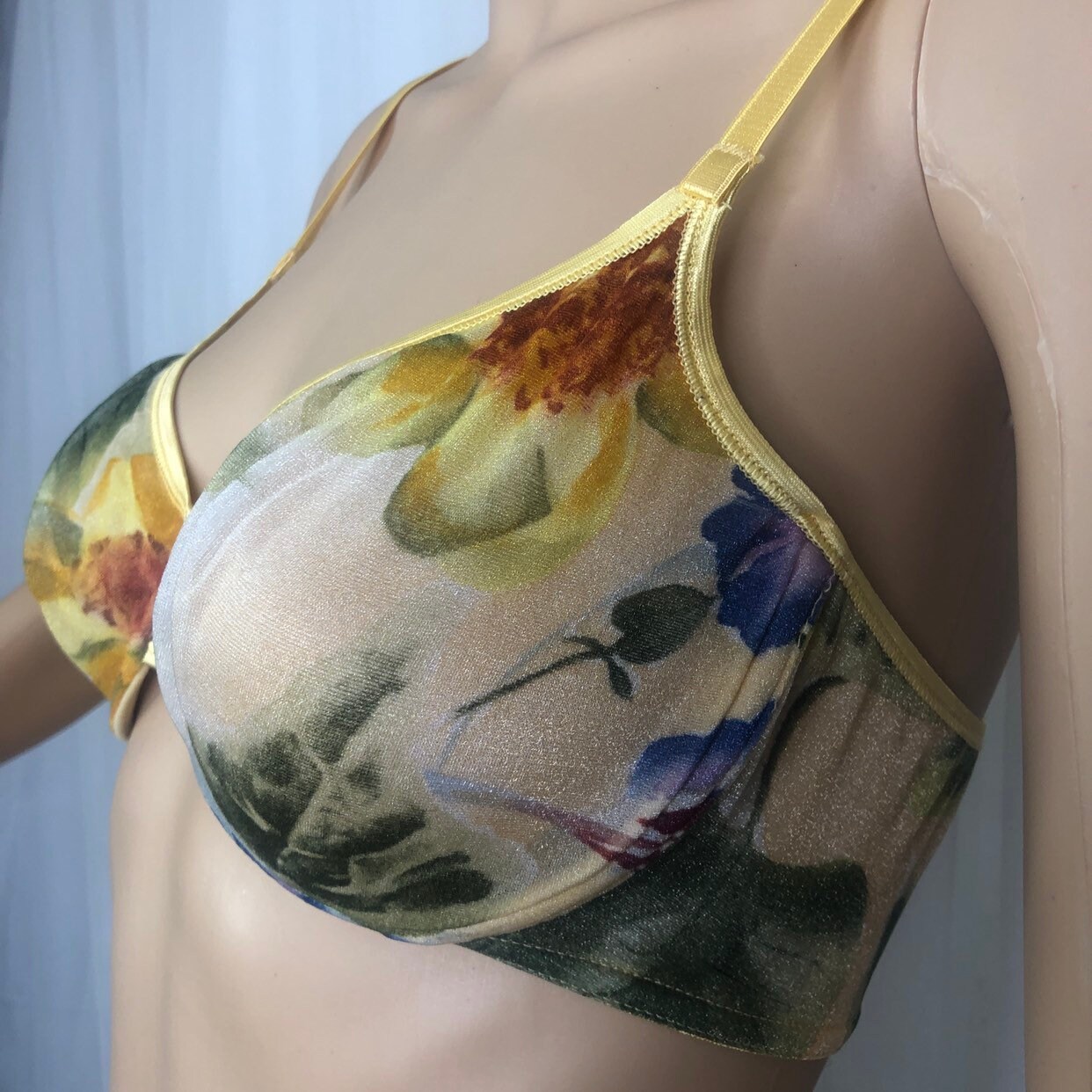 Warners 36C The NAKED Truth Sheer / Underwire Bra Style 02530 / Yellow  Shimmering Gold Floral Print Seamless Support Bra 34 D