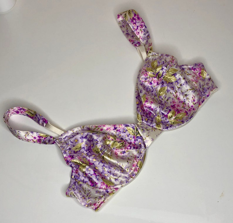 Lingerie Women S Clothing Vintage Victorias Secret Second Skin Satin Bra 36b Underwire Feminine Full Coverage Pink Purple White Floral Print Multi 34c Lingerie Women S Clothing Vintage Victorias Secret Second Skin Satin Bra 36b Underwire Feminine Full Coverage Pink Purple White Floral Print Multi 34c