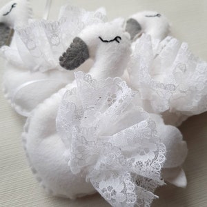 Lace swan