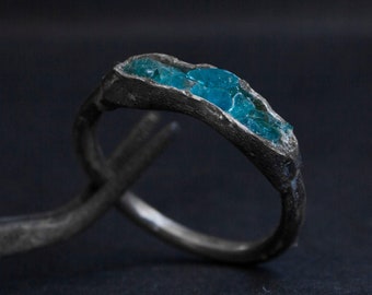 Bague apatite bleue en argent brut Bague rustique biologique Bague en argent Bagues en argent Pierre Bague en argent brut brutaliste Bague en argent faite main