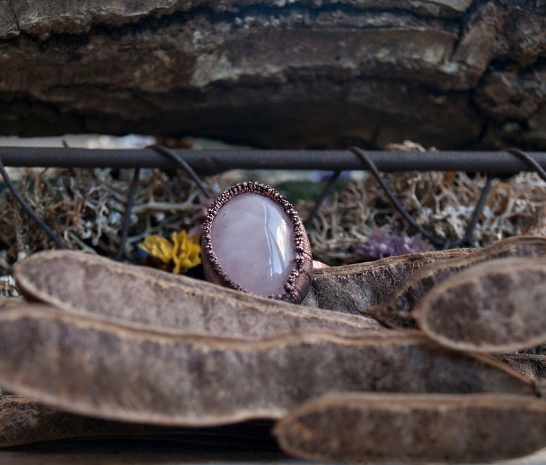 Birthstone Jewelry April Birthstone Rose Quartz Stone ring Copper jewelry 7th anniversary Quartz jewelry Rose ring Patina adjustable ring