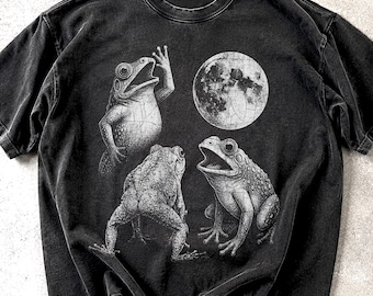Frog Moon Shirt Comfort Colors®, Vintage 90s Frog Graphic Tee, Retro Amphibian Nature Shirt, Cottagecore Animal Lover Gift