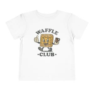 Camiseta del Club de Waffles para Niños Pequeños: Camiseta Retro de Mascota de Desayuno con Jarra de Jarabe, Gráfico de Brunch Dinercore, Lindo Regalo para Amantes de los Waffles de Fin de Semana White