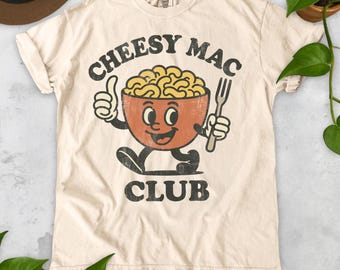 Comfort Colors Cheesy Mac Clubシャツ、マカロニ＆チーズシャツ、おもしろい食べ物Tシャツ、レトロなマカロニグラフィックTシャツ、コンフォートフードシャツ、グルメギフト