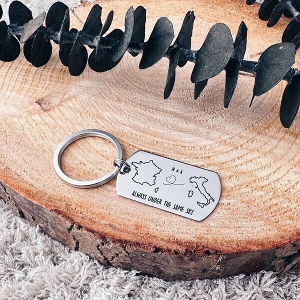 Long Distance Relationship Keyring - Travel Friendship Keychain - Always under the same sky Moving away Gift - Leaving Home Countries Map