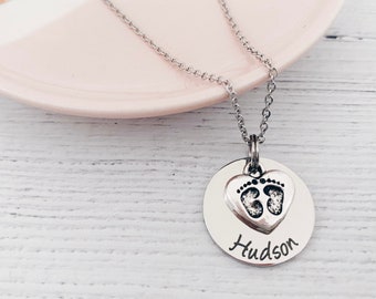 Personalised Newborn name and footprint on heart baby necklace - Engraved familly jewelry - Christmas personalized gifts for mom / friend