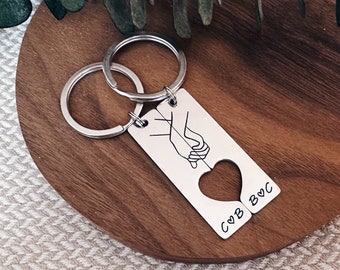 Couple Keychain Set Hands Holding, Personalised 2 Pcs Matching Keyring, Gift for Him Her, Engraved Initials Keychain, Love Keychain Set