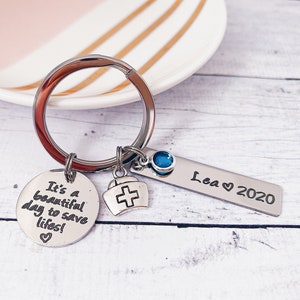 Verpleegkundige NHS Heroes sleutelhanger - verpleegkundige waardering sleutelhanger cadeau - verpleegkundige gezondheidszorg held cadeau - verpleegkundige afgestudeerde assistent afstuderen student cadeau