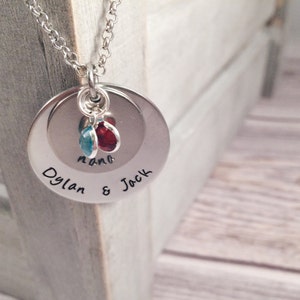 Nana grandma necklace - Engraved necklace for nana grandma - Personalised jewelry with grandchildren names - Custom family pendant gifts