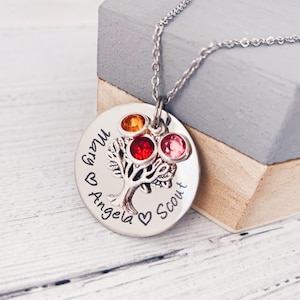 Family necklace engraved tree - Gifts for mom custom children names - Personalized engraved names jewelry - Name Necklace Gift for Women