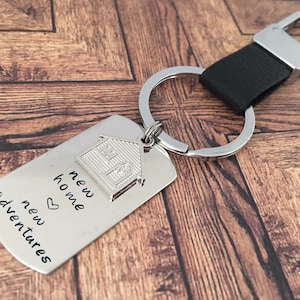 New House Keyring Housewarming Gift - First Home Keychain - New Home New Adventures Keychain Gift - House Keys Keyring Moving In First Home
