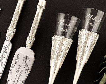 personalized wedding gifts for couple Wedding glasses for bride and groom 50th anniversary gift for parents Champagne flutes and cake cutter