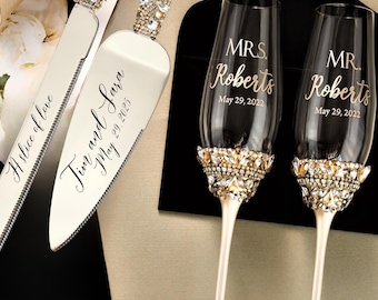 Personalized wedding gift for couple champagne flutes and cake cutting set gold toasting glasses and cake set 50th Anniversary wedding gift