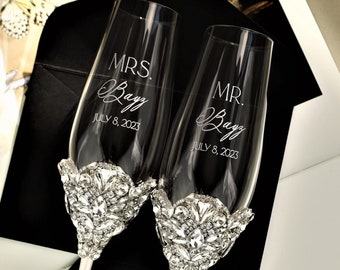 Wedding glasses for Bride and Groom Bridal shower gifts for bride Engraved Champagne flutes gold wedding 25th anniversary gifts for couple