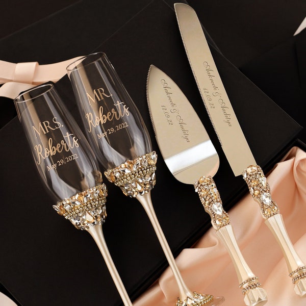 Wedding champagne flutes and cake cutter set Personalized wedding shower gift for bride anniversary gift Toasting glasses and cake set ivory