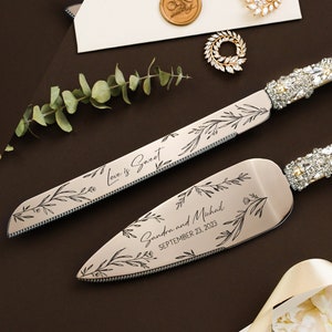 Wedding shower gift for bride Personalized cake cutting set for wedding anniversary decorations Engraved Cake cutter and server set gift