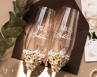 Wedding glasses for bride and groom Cake Cutting Bridal shower gifts Wedding Toasting flutes engraved cake knife 50th Anniversary gifts gold