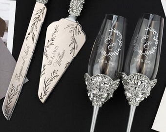 Wedding glasses and Cake Server Set Toasting flute Wedding cake knife silver bride and groom Wedding set of4, wedding flutes and cake server