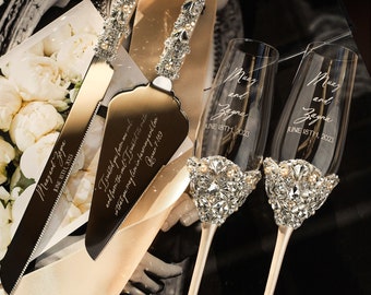 Wedding glasses for bride and groom Cake Server Set Wedding shower gifts Toasting flutes engraved cake server set wedding anniversary gifts