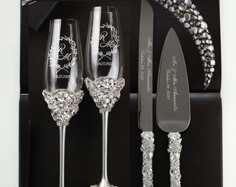 Personalized wedding gift for couple champagne flutes and cake cutting set Silver toasting glasses and cake set, Anniversary wedding gift