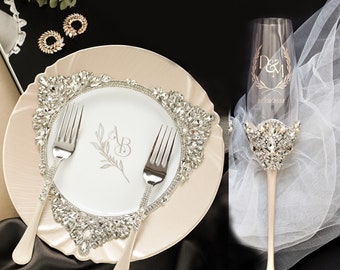 Personalized flute and cake set for Quinceañera toasting glass Sweet 16 Cake cutting set Quinceañera champagne flute engrave plate forks