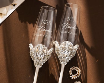 Personalized wedding gift for couple champagne flutes and cake cutting set, Plate, toasting glasses and cake set, Anniversary wedding gift