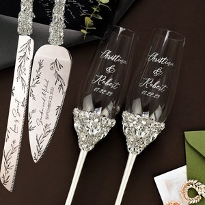 Personalized wedding gift for bride Engraving champagne flutes and cake cutting set bridal shower gift, White Toasting glasses and cake set