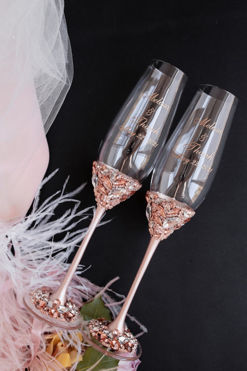 Wedding champagne flutes and cake cutting set, Bearer pillow gift for Bride, Bridal shower gift anniversary, toast glasses and cake cutter Rose gold