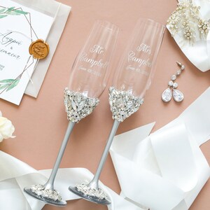 Wedding champagne flutes and cake cutting set, Bearer pillow gift for Bride, Bridal shower gift anniversary, toast glasses and cake cutter Silver