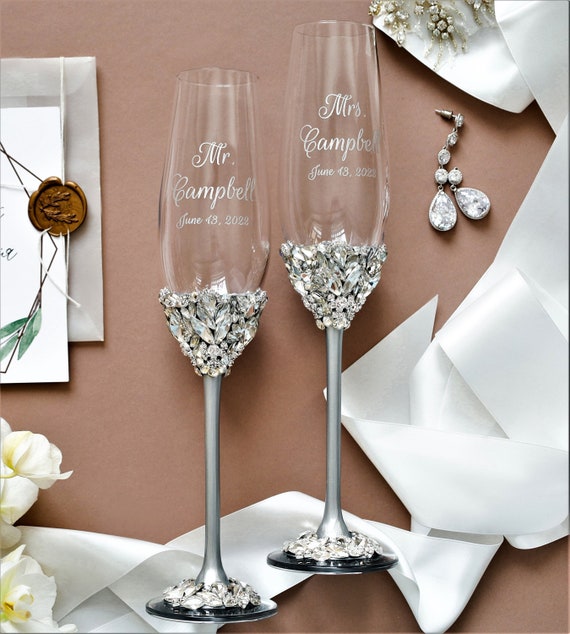 Copas de champán personalizadas Mr and Mrs – Copas de champán de boda –  Copas de champán personalizadas para novia y novio – Copas de tostado  grabadas