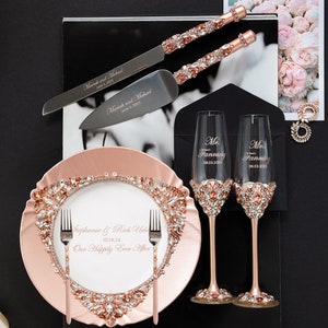 ROSE GOLD Wedding glasses and Cake Server Set , bride and groom wedding anniversary gift Personalized Champagne flutes and cake cutting set All set of 7