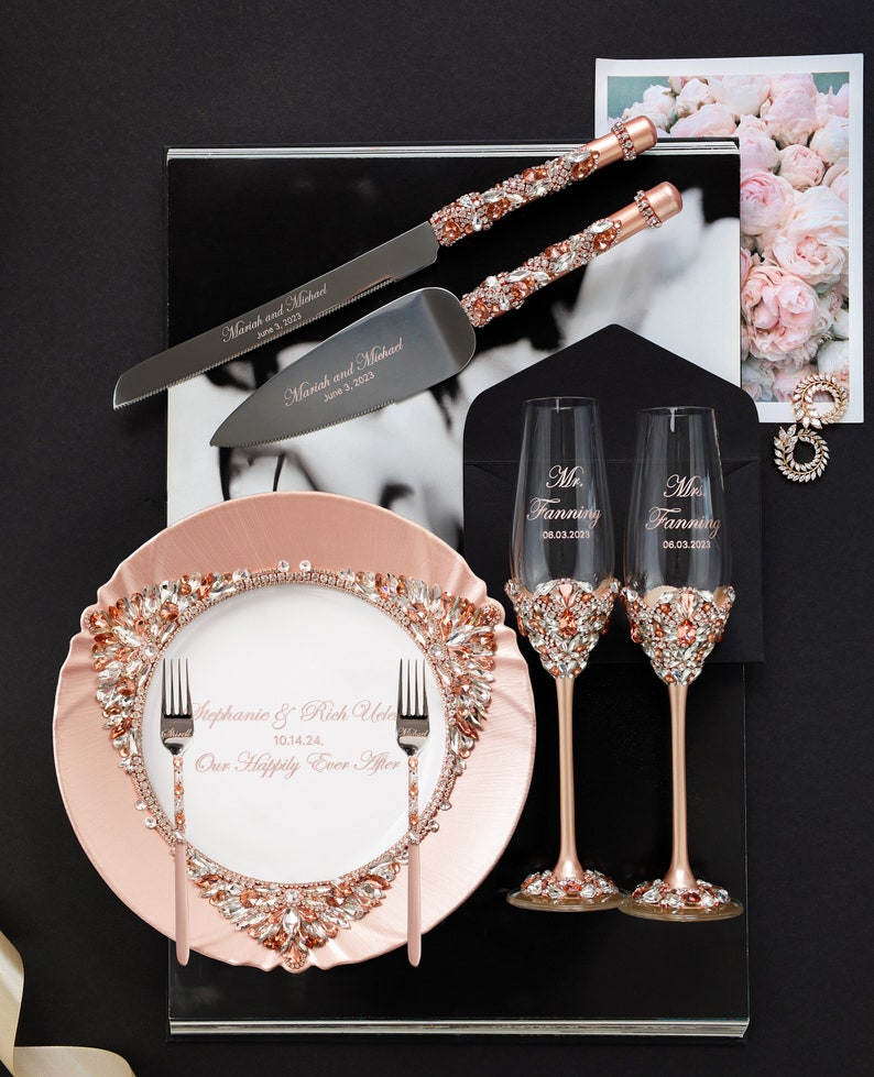 ROSE GOLD Wedding glasses and Cake Server Set , bride and groom wedding anniversary gift Personalized Champagne flutes and cake cutting set All set of 7