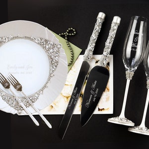 Pearls Wedding toasting glasses and cake cutting set, white champagne flutes and cake set, plate forks, anniversary wedding gift for couple
