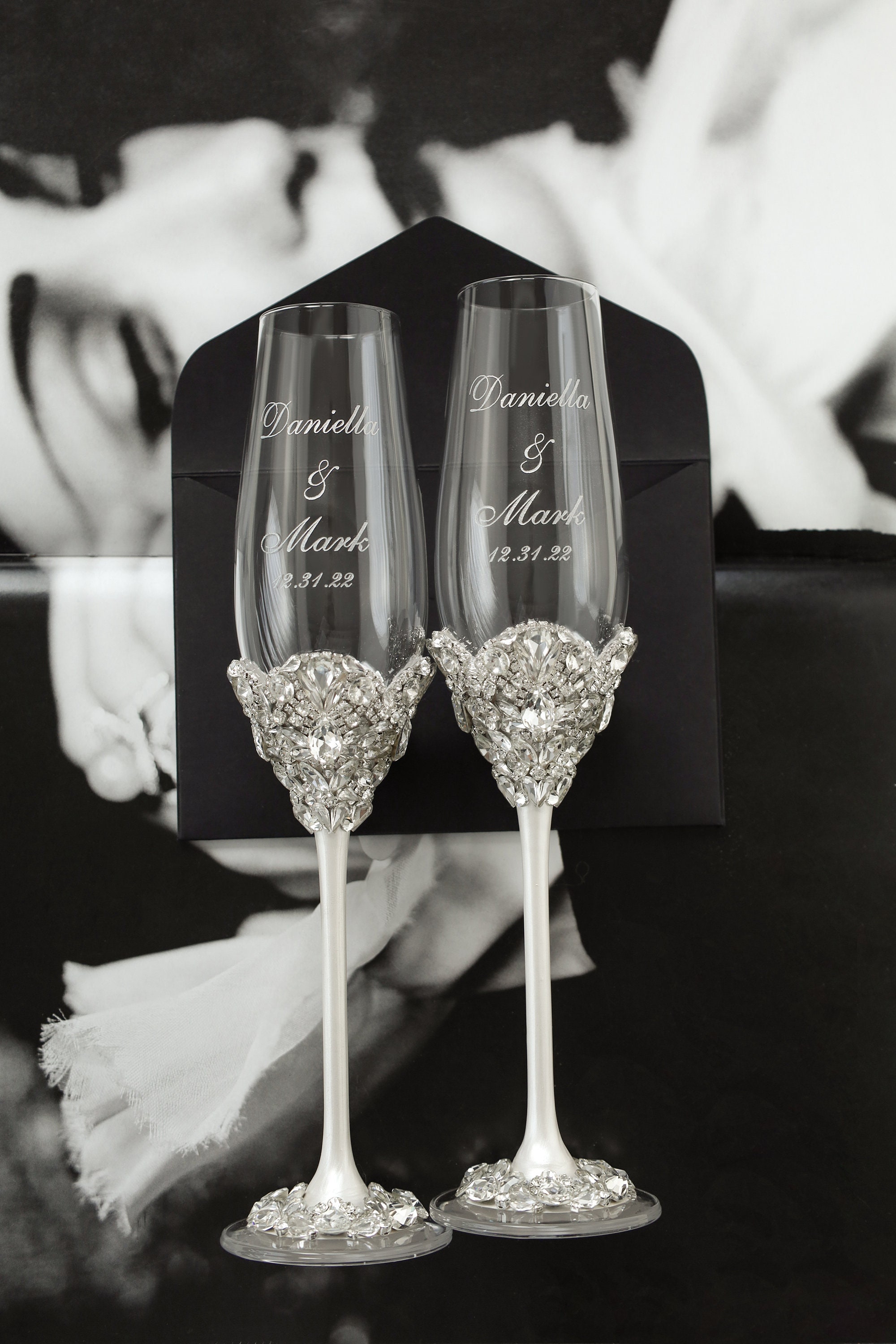 Personalized Wedding Champagne Flutes for Bride and Groom - Set of 2, 9  Designs - Champagne Glasses for Engagement with Last Name and Date, Mr &  Mrs Champagne Flutes - D9 - Yahoo Shopping