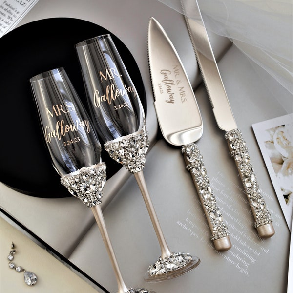 Personalized wedding gift for couple champagne flutes and cake cutting set, Plate, toasting glasses and cake set, Anniversary wedding gift