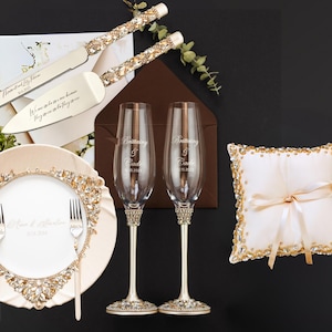 Engraved Glasses for Bride and Groom anniversary wedding engagement gift Cake cutting gold toasting glasses bridal shower gifts for couple