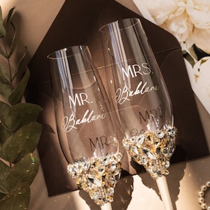 Gold Wedding glasses for bride and groom Cake Server Set engraved Toasting flutes personalized cake cutter bridal shower gifts anniversary