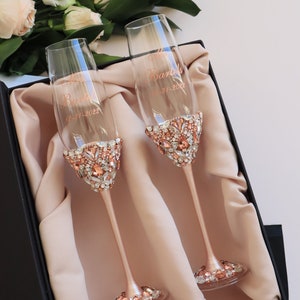 ROSE GOLD Wedding glasses and Cake Server Set , bride and groom wedding anniversary gift Personalized Champagne flutes and cake cutting set image 3